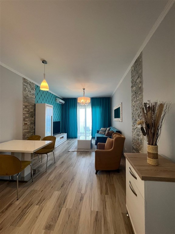 na-prodej-stylovy-dvouloznicovy-apartman-jen-par-kroku-od-more-dobra-voda-cerne-hora