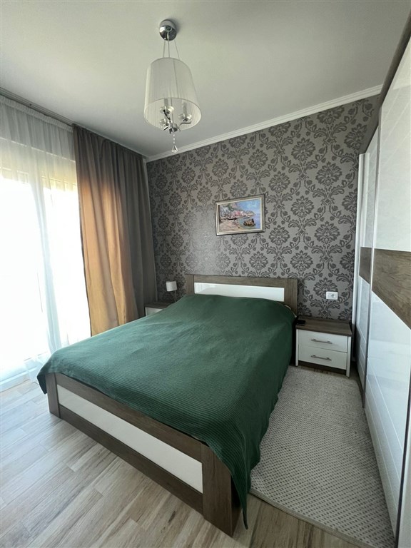 na-prodej-stylovy-dvouloznicovy-apartman-jen-par-kroku-od-more-dobra-voda-cerne-hora
