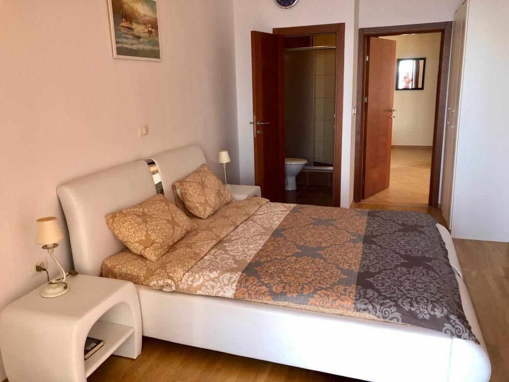na-prodej-luxusni-apartman-v-prvni-rade-s-panoramatickym-vyhledem-na-more-dobra-voda-cerna-hora
