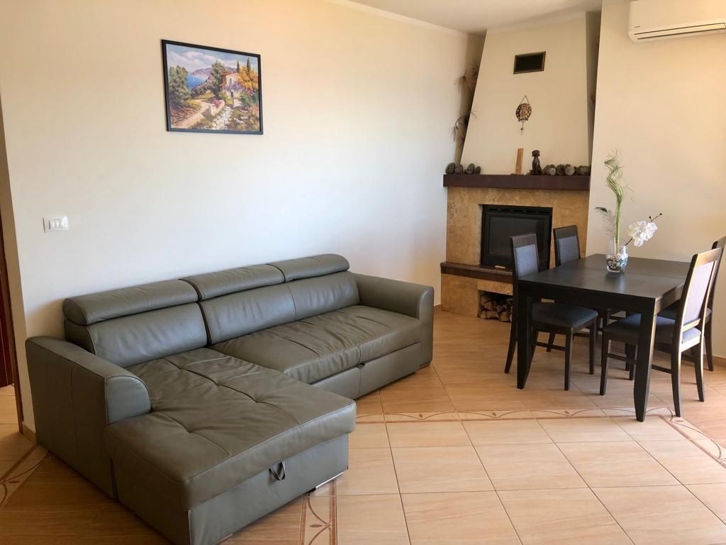 na-prodej-luxusni-apartman-v-prvni-rade-s-panoramatickym-vyhledem-na-more-dobra-voda-cerna-hora