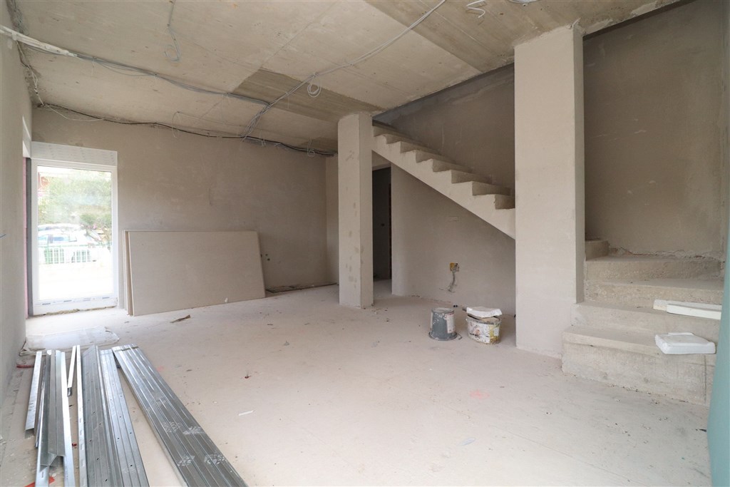 na-prodej-novy-a-moderni-radovy-dum-v-klidne-lokalite-par-metru-od-more-zaboric-chorvatsko