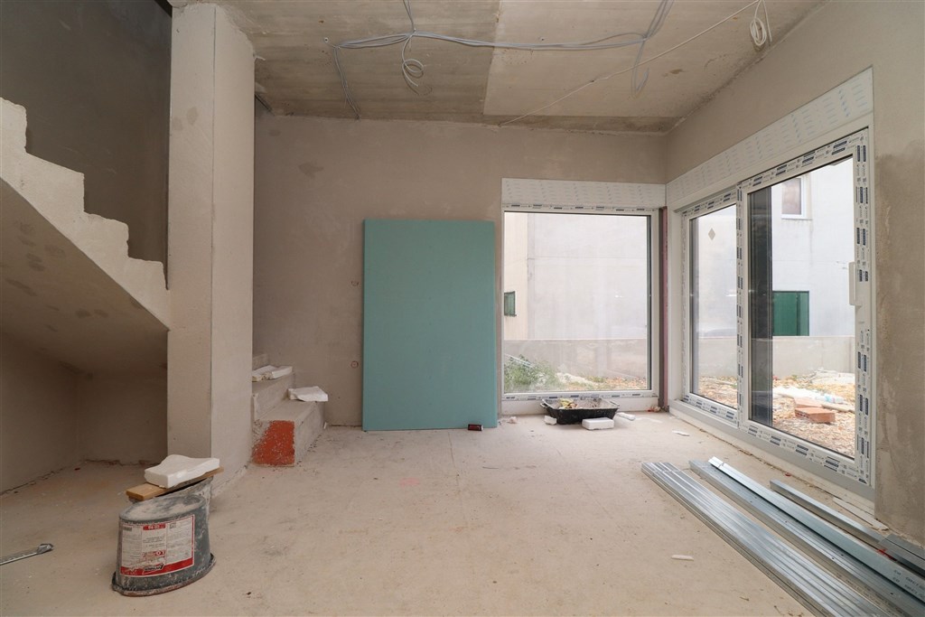 na-prodej-novy-a-moderni-radovy-dum-v-klidne-lokalite-par-metru-od-more-zaboric-chorvatsko