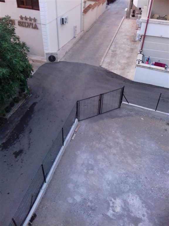 na-prodej-dvoupatrovy-dum-blizko-more-v-dobre-vode-cerna-hora