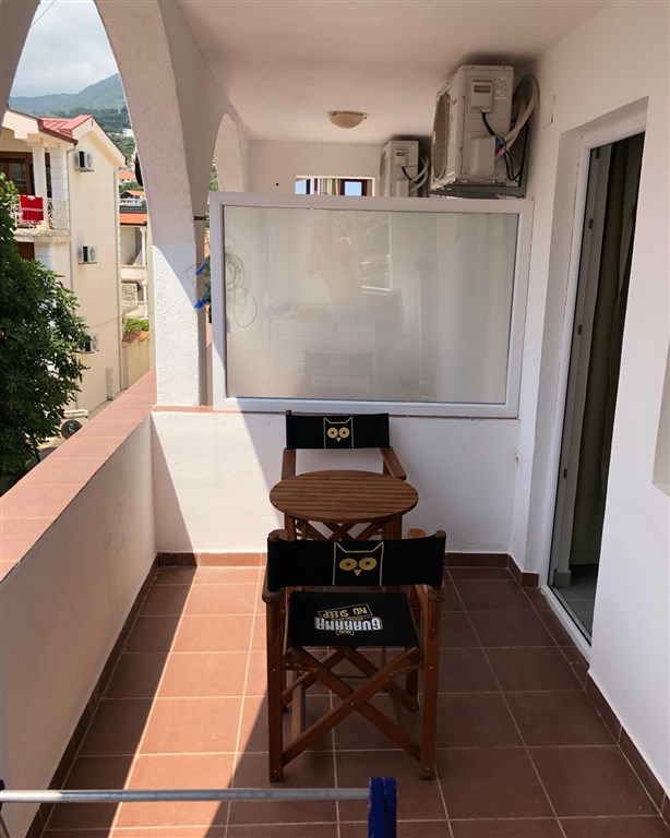 na-prodej-dvoupatrovy-dum-blizko-more-v-dobre-vode-cerna-hora