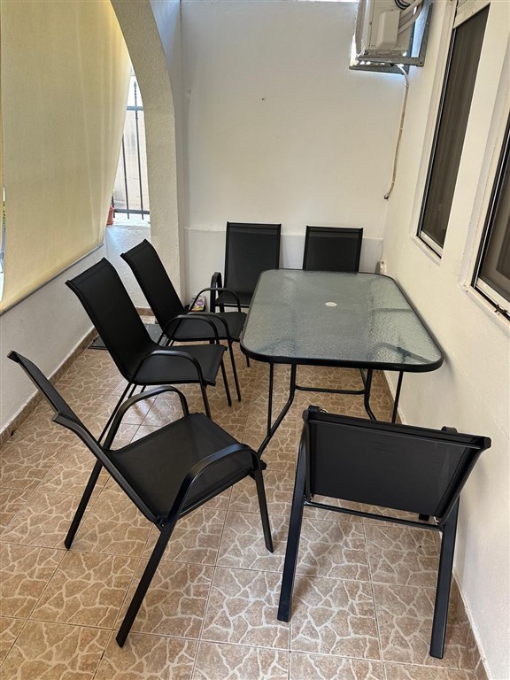 na-prodej-dvoupatrovy-dum-blizko-more-v-dobre-vode-cerna-hora