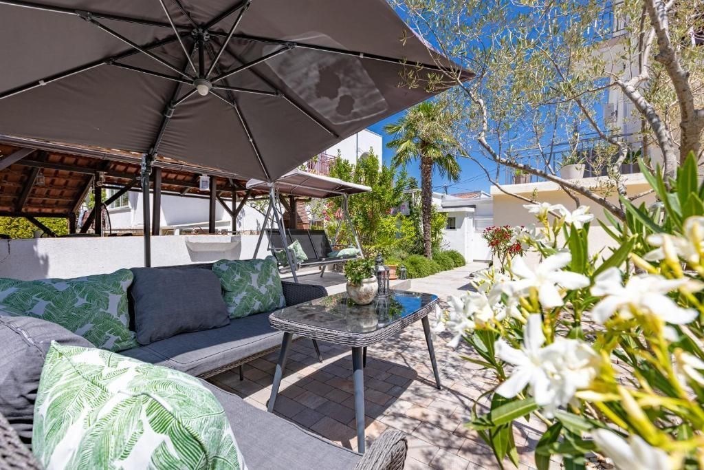 na-prodej-velmi-prostorny-mezonetovy-apartman-s-krasnymi-vyhledy-na-more-malinska-ostrov-krk-chorvatsko