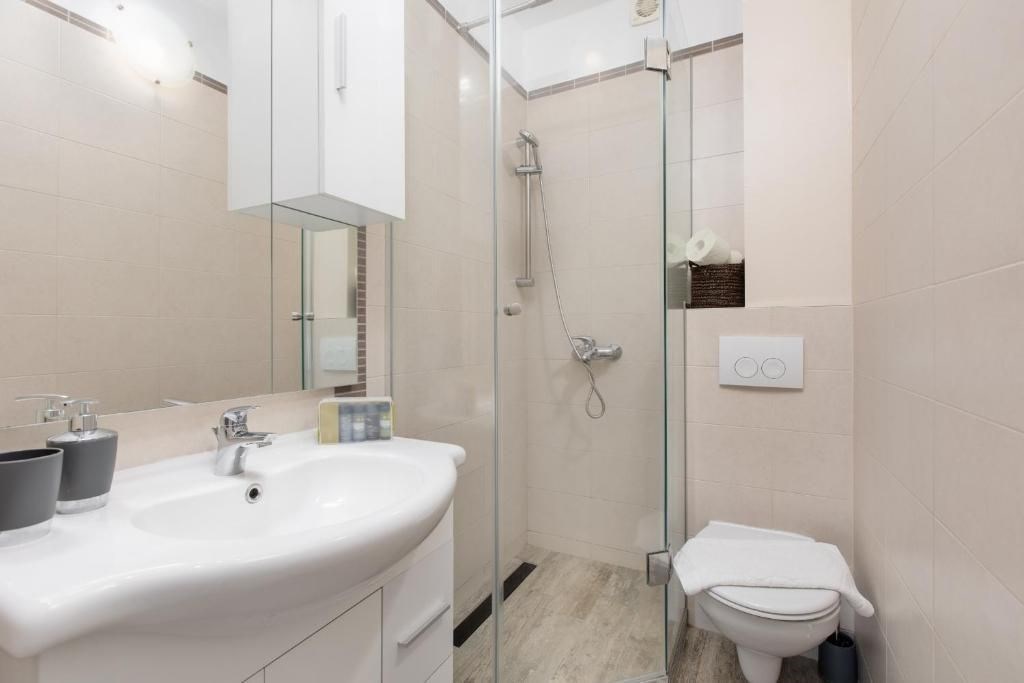 na-prodej-velmi-prostorny-mezonetovy-apartman-s-krasnymi-vyhledy-na-more-malinska-ostrov-krk-chorvatsko