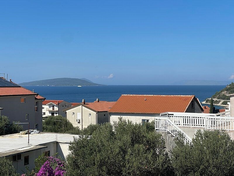 na-prodej-apartmanovy-dum-s-vyhledem-na-more-podaca-chorvatsko