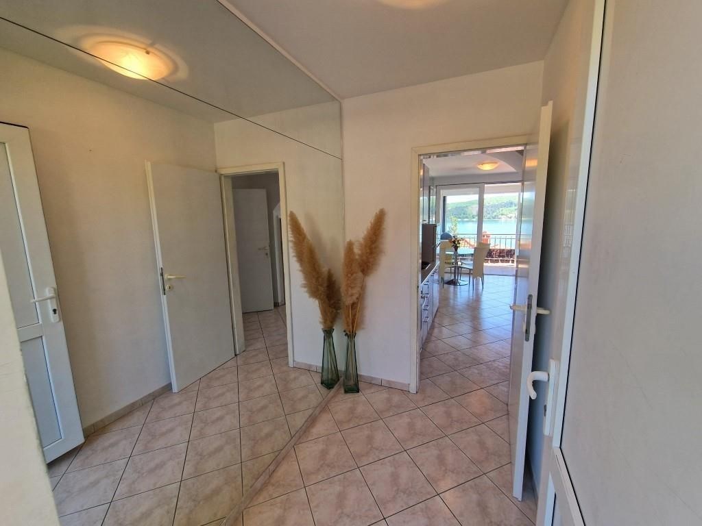 na-prodej-zrenovovany-apartman-s-vyhledem-na-more-krk-chorvatsko