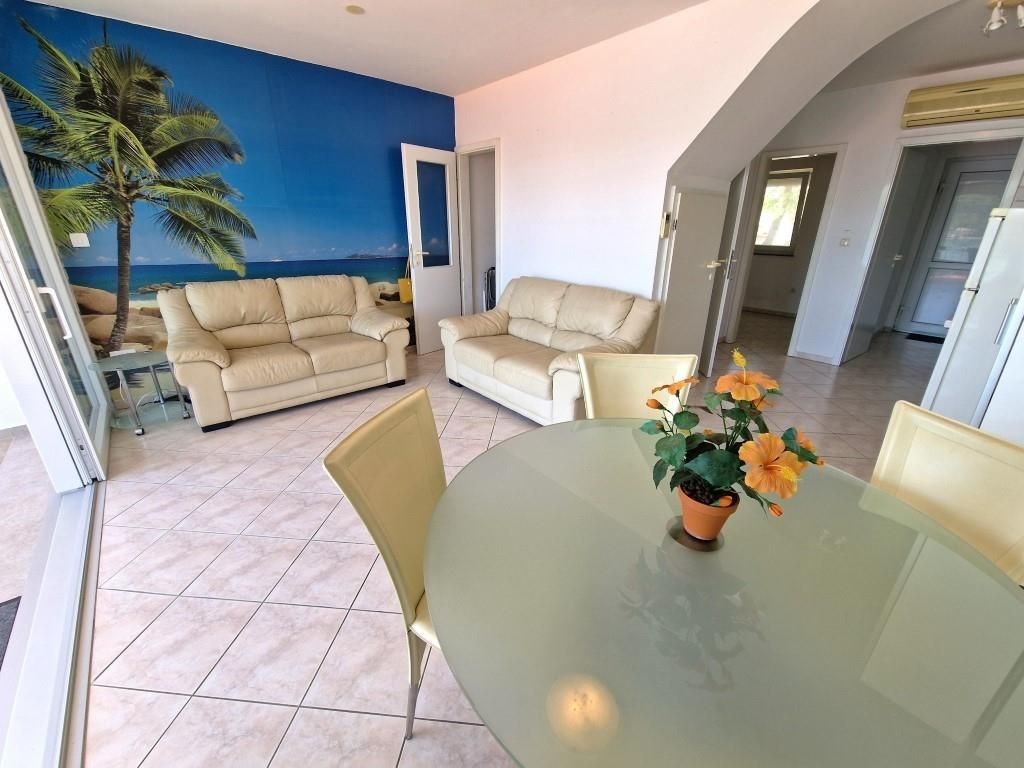 na-prodej-zrenovovany-apartman-s-vyhledem-na-more-krk-chorvatsko