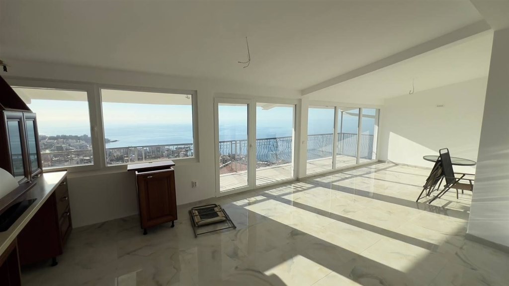 na-prodej-apartmany-s-panoramatrickym-vyhledem-na-more-v-dobre-vode-cerna-hora