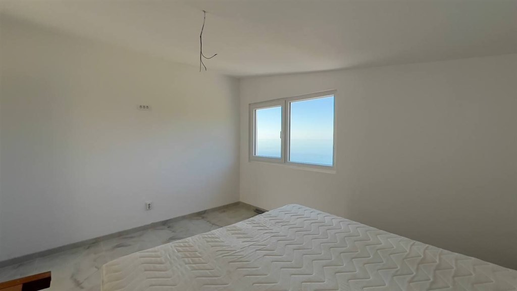 na-prodej-apartmany-s-panoramatrickym-vyhledem-na-more-v-dobre-vode-cerna-hora