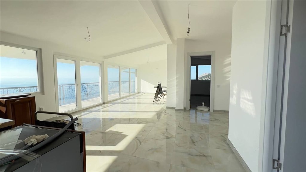 na-prodej-apartmany-s-panoramatrickym-vyhledem-na-more-v-dobre-vode-cerna-hora