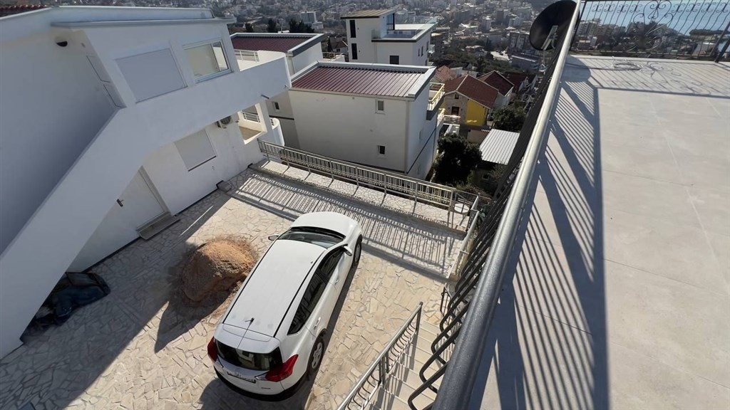 na-prodej-apartmany-s-panoramatrickym-vyhledem-na-more-v-dobre-vode-cerna-hora