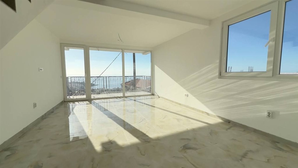 na-prodej-apartmany-s-panoramatrickym-vyhledem-na-more-v-dobre-vode-cerna-hora