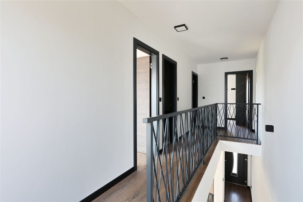 na-prodej-novy-radovy-dum-s-predzahradkou-v-blizkosti-more-privlaka-chorvatsko