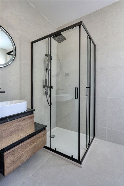 na-prodej-novy-radovy-dum-s-predzahradkou-v-blizkosti-more-privlaka-chorvatsko