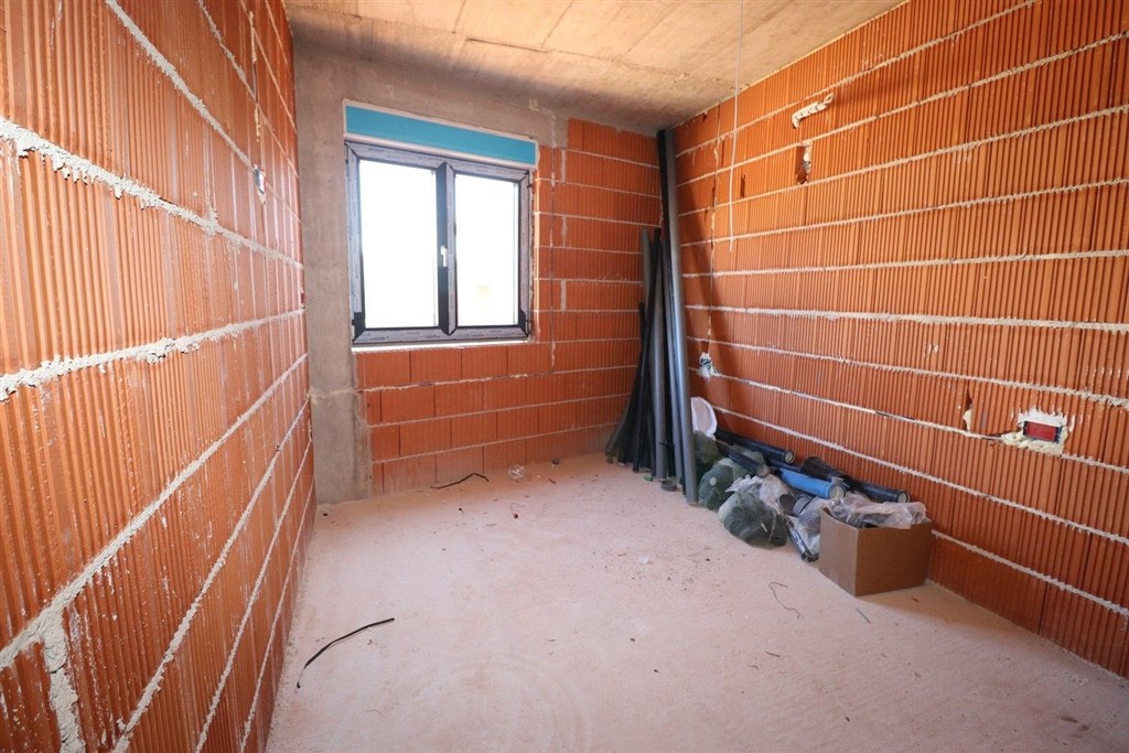 na-prodej-moderni-apartman-se-dvema-loznicemi-s-castecnym-vyhledem-na-more-vodice-chorvatsko