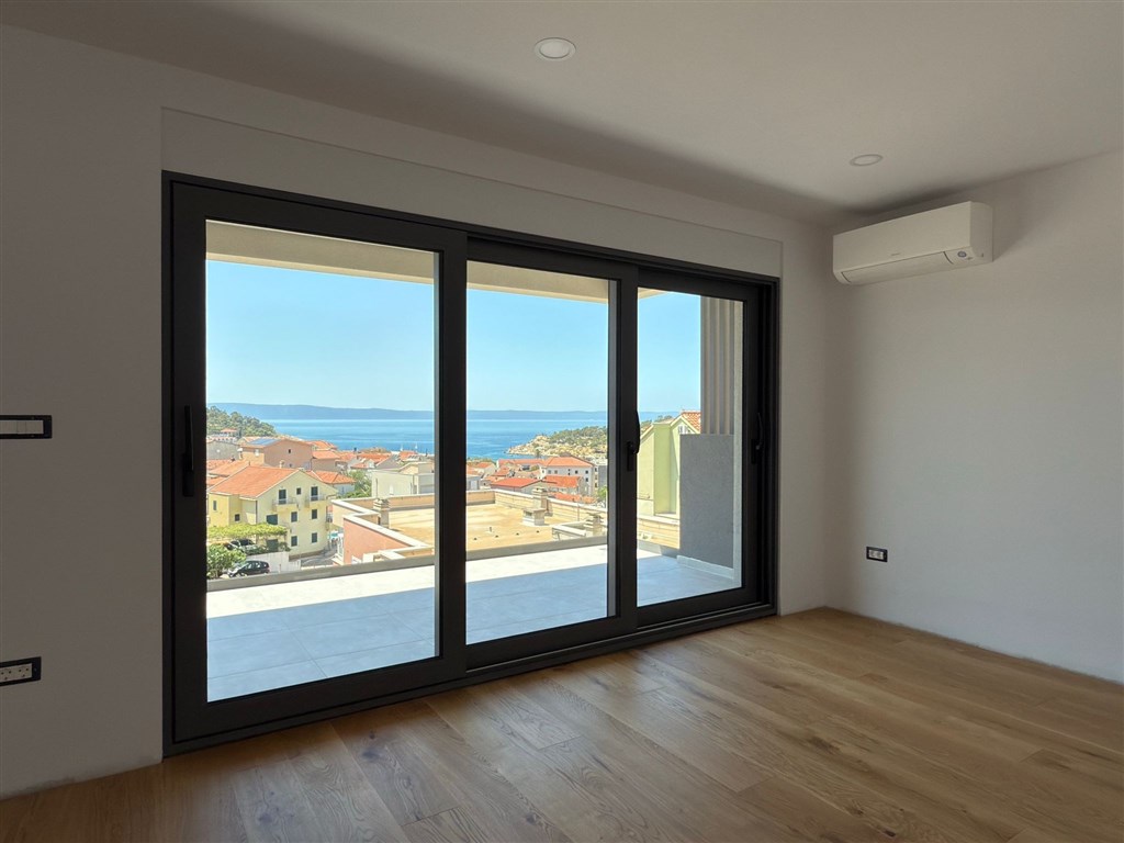 na-prodej-luxusni-apartman-s-vyhledem-na-more-makarska-chorvatsko