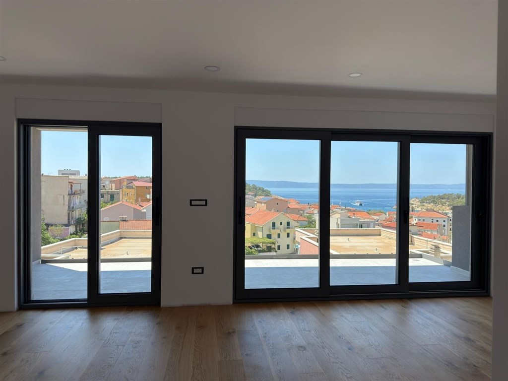 na-prodej-luxusni-apartman-s-vyhledem-na-more-makarska-chorvatsko