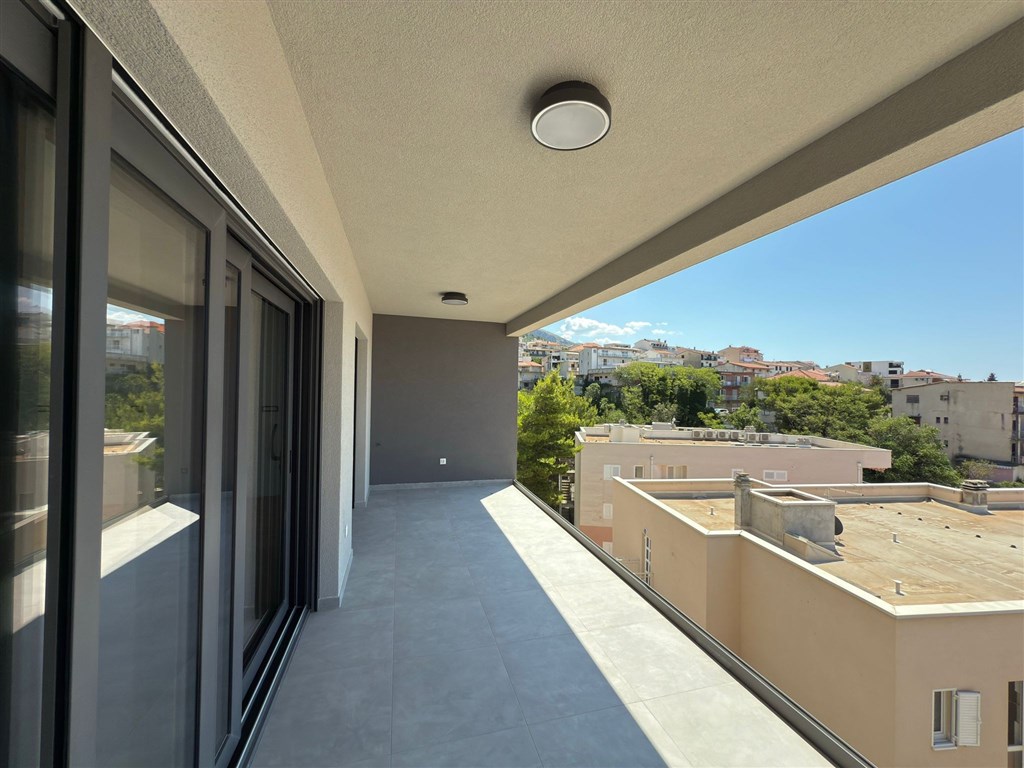 na-prodej-luxusni-apartman-s-vyhledem-na-more-makarska-chorvatsko