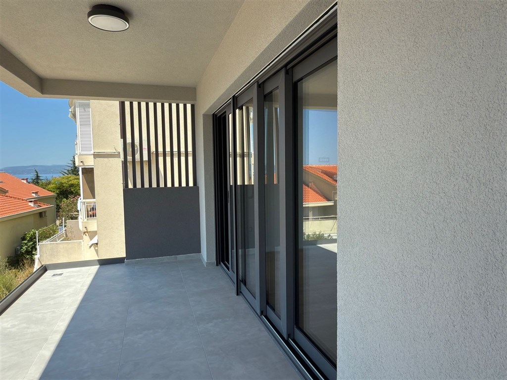na-prodej-luxusni-apartman-s-vyhledem-na-more-makarska-chorvatsko