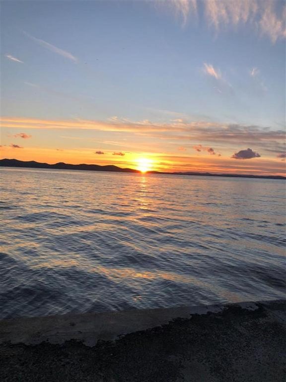 na-prodej-apartmanovy-dum-s-castecnym-vyhledem-na-more-privlaka-chorvatsko