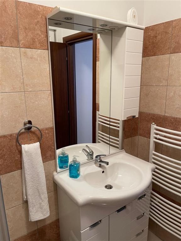 na-prodej-apartmanovy-dum-s-castecnym-vyhledem-na-more-privlaka-chorvatsko