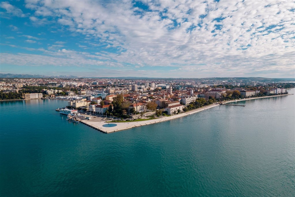na-prodej-luxusni-vila-v-1-rade-u-more-zadar-chorvatsko