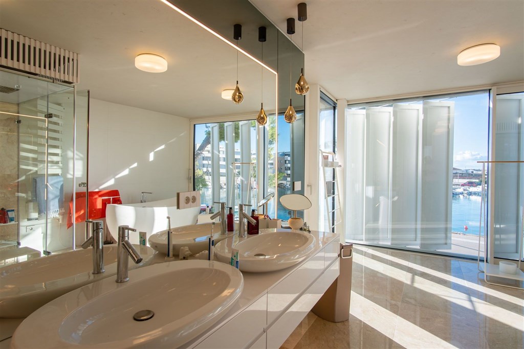 na-prodej-luxusni-vila-v-1-rade-u-more-zadar-chorvatsko