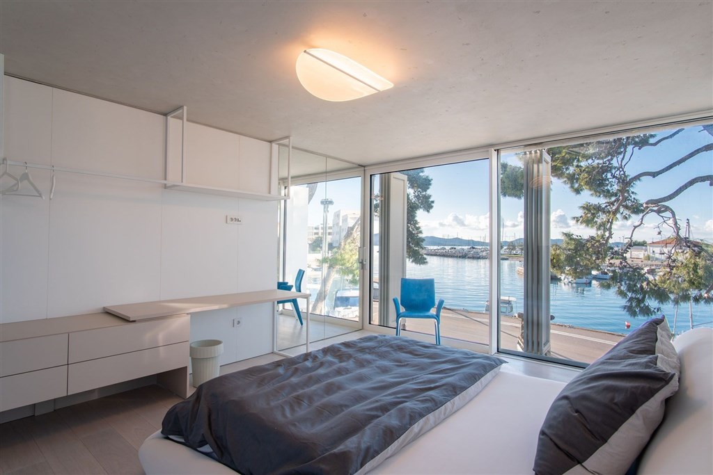 na-prodej-luxusni-vila-v-1-rade-u-more-zadar-chorvatsko