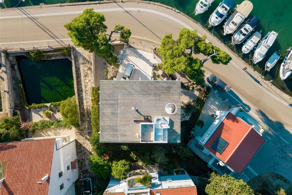na-prodej-luxusni-vila-v-1-rade-u-more-zadar-chorvatsko