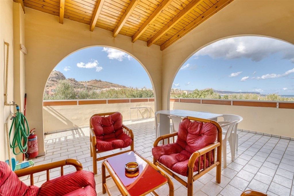 na-prodej-svetla-vila-jen-par-kroku-od-plaze-kalyves-oblast-chania-kreta-recko