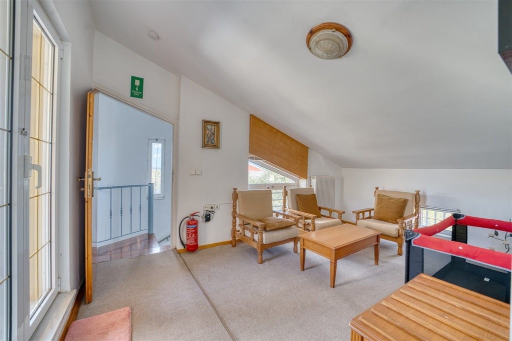 na-prodej-svetla-vila-jen-par-kroku-od-plaze-kalyves-oblast-chania-kreta-recko