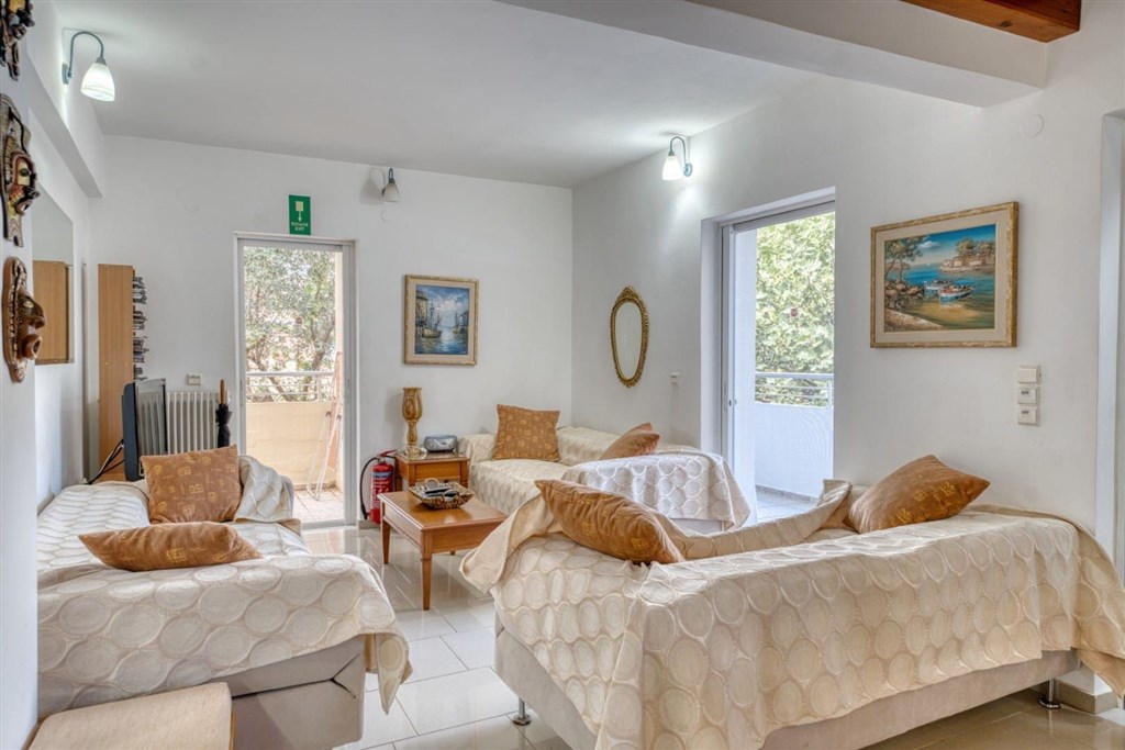 na-prodej-svetla-vila-jen-par-kroku-od-plaze-kalyves-oblast-chania-kreta-recko