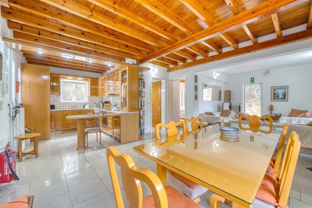 na-prodej-svetla-vila-jen-par-kroku-od-plaze-kalyves-oblast-chania-kreta-recko