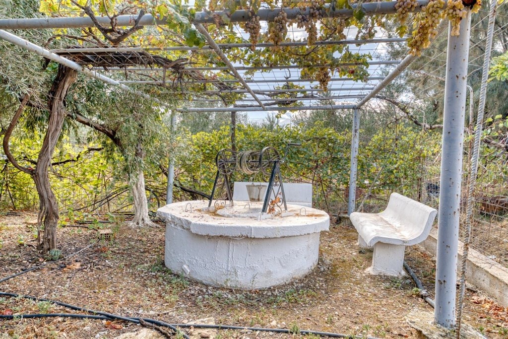 na-prodej-svetla-vila-jen-par-kroku-od-plaze-kalyves-oblast-chania-kreta-recko