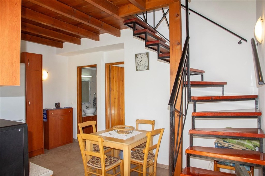 na-prodej-tradicni-kretsky-dum-jen-par-kroku-od-plaze-platanias-oblast-chania-kreta-recko