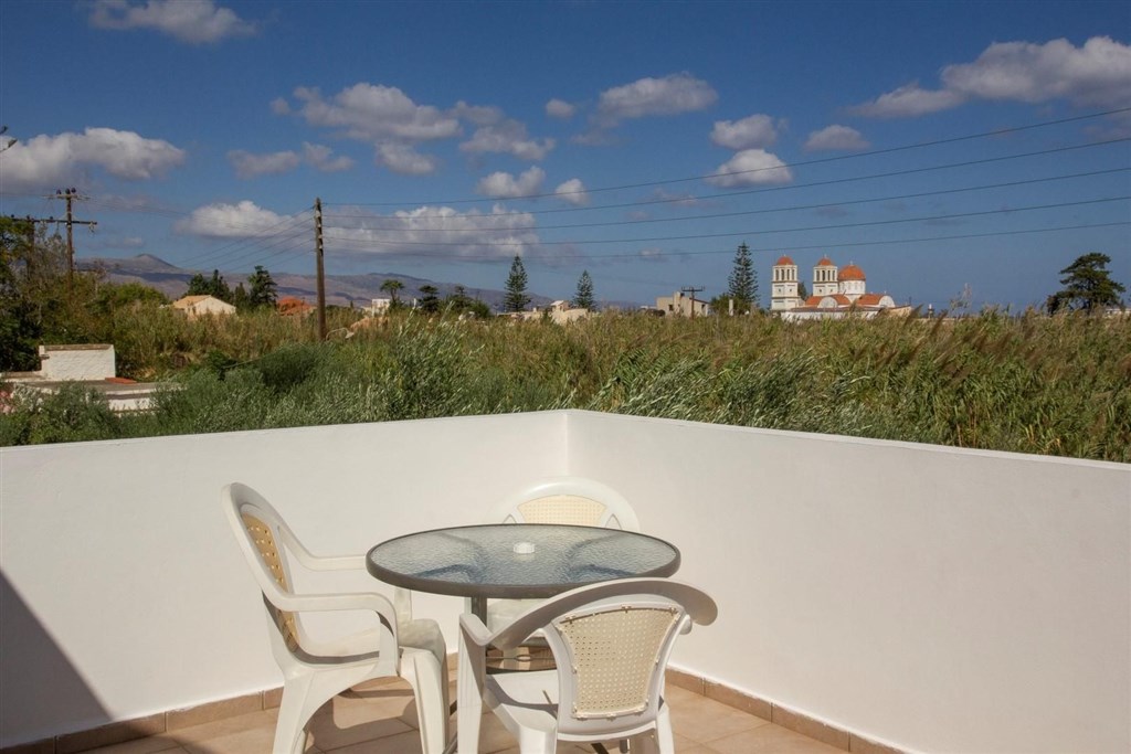 na-prodej-tradicni-kretsky-dum-jen-par-kroku-od-plaze-platanias-oblast-chania-kreta-recko