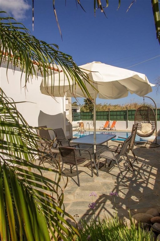 na-prodej-tradicni-kretsky-dum-jen-par-kroku-od-plaze-platanias-oblast-chania-kreta-recko