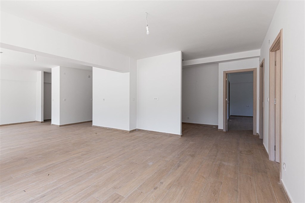 na-prodej-prostorny-apartman-u-more-v-rafailovici-budva-cerna-hora