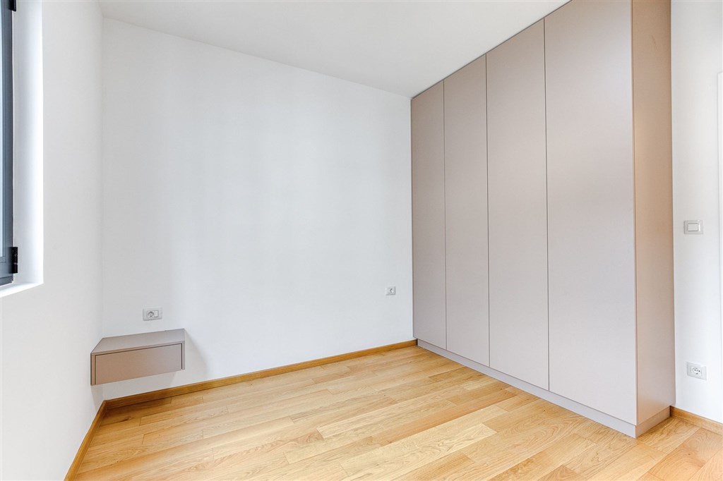 na-prodej-luxusni-dvouloznicovy-apartman-s-panoramatickym-vyhledem-na-more-v-becici-cerna-hora