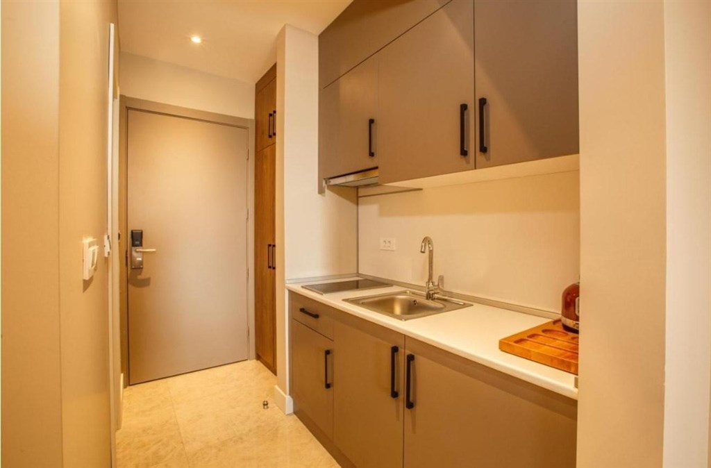 na-prodej-jednoloznicovy-apartman-v-hotelovem-komplexu-s-vyhlidkou-na-more-oblast-kotor-cerna-hora