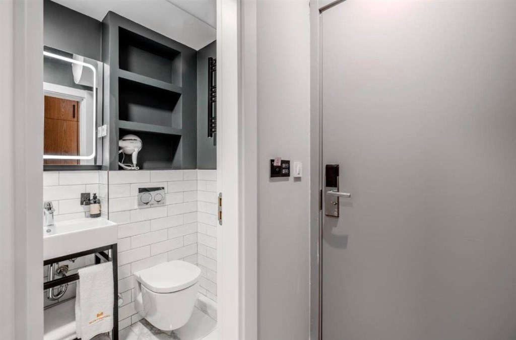 na-prodej-jednoloznicovy-apartman-v-hotelovem-komplexu-s-vyhlidkou-na-more-oblast-kotor-cerna-hora