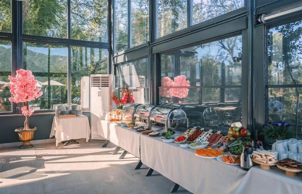 na-prodej-jednoloznicovy-apartman-v-hotelovem-komplexu-s-vyhlidkou-na-more-oblast-kotor-cerna-hora