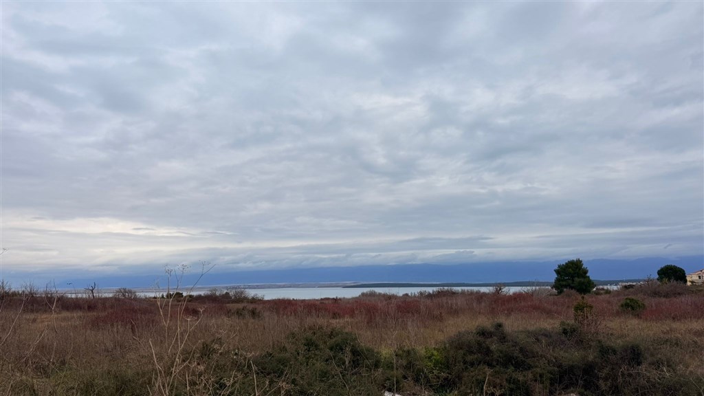 na-prodej-novy-prostorny-apartman-s-3-loznicemi-a-terasou-nin-chorvatsko