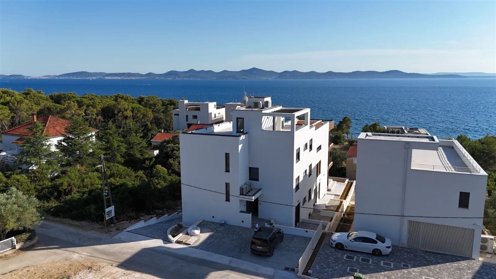na-prodej-luxusni-apartman-se-3-loznicemi-v-novostavbe-s-castecnym-vyhledem-na-more-zadar-kozino-chorvatsko
