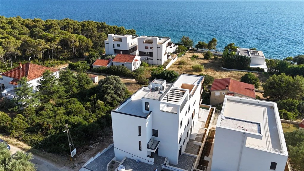 na-prodej-luxusni-apartman-se-3-loznicemi-v-novostavbe-s-castecnym-vyhledem-na-more-zadar-kozino-chorvatsko