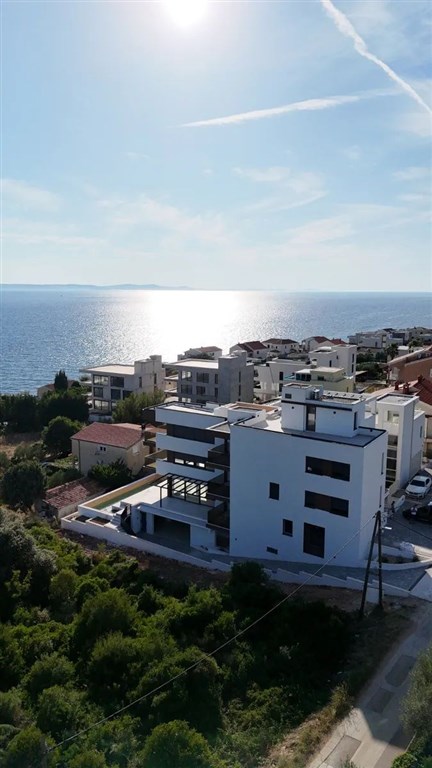 na-prodej-luxusni-apartman-se-3-loznicemi-v-novostavbe-s-castecnym-vyhledem-na-more-zadar-kozino-chorvatsko