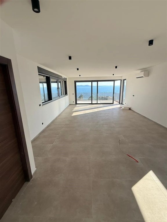 na-prodej-luxusni-apartman-se-3-loznicemi-v-novostavbe-s-castecnym-vyhledem-na-more-zadar-kozino-chorvatsko